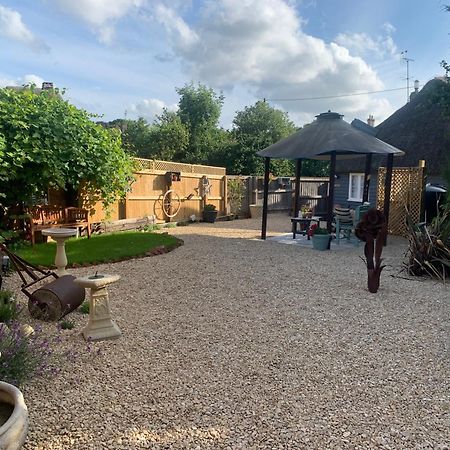 The Shack - Thatched Self Contained Annex Collingbourne Ducis Εξωτερικό φωτογραφία
