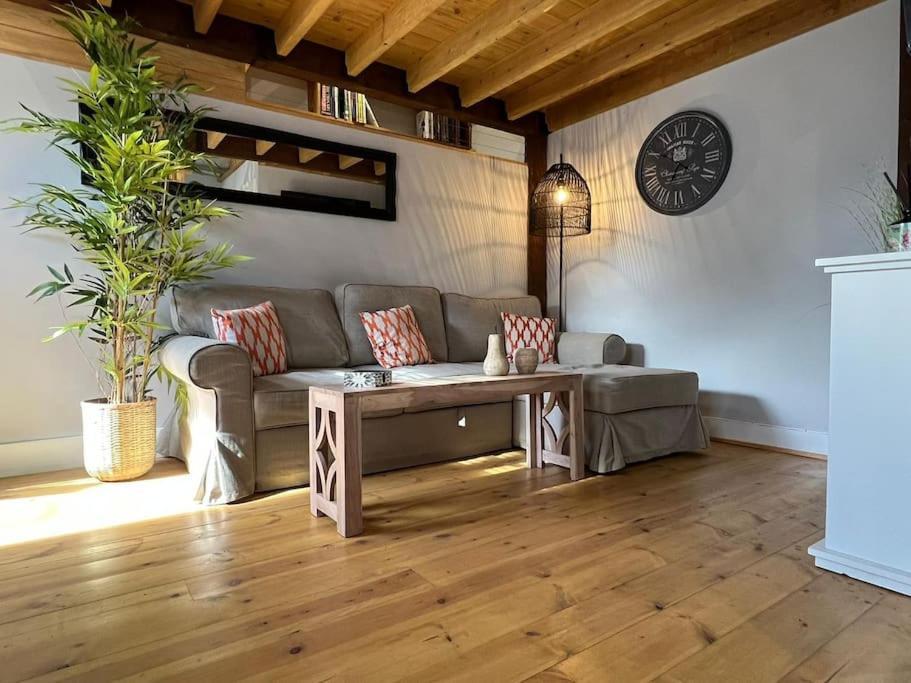 The Shack - Thatched Self Contained Annex Collingbourne Ducis Εξωτερικό φωτογραφία