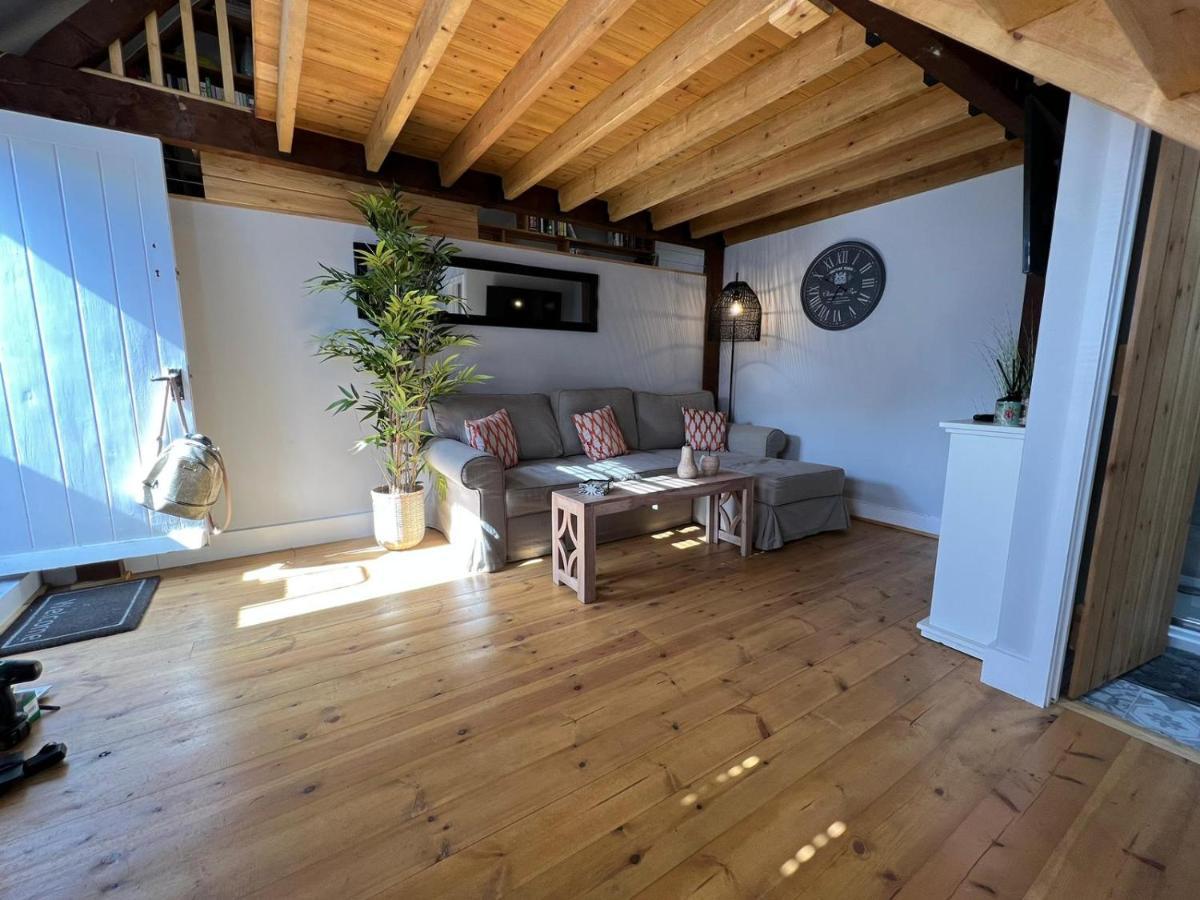 The Shack - Thatched Self Contained Annex Collingbourne Ducis Εξωτερικό φωτογραφία